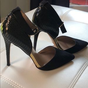 Bebé shoes- size 7.5 . Heel 4”